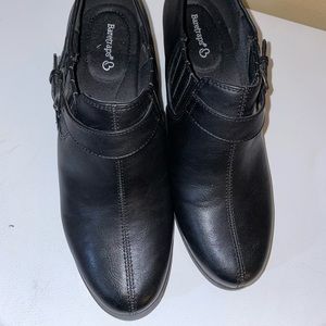 Woman Baretraps 9W black booties